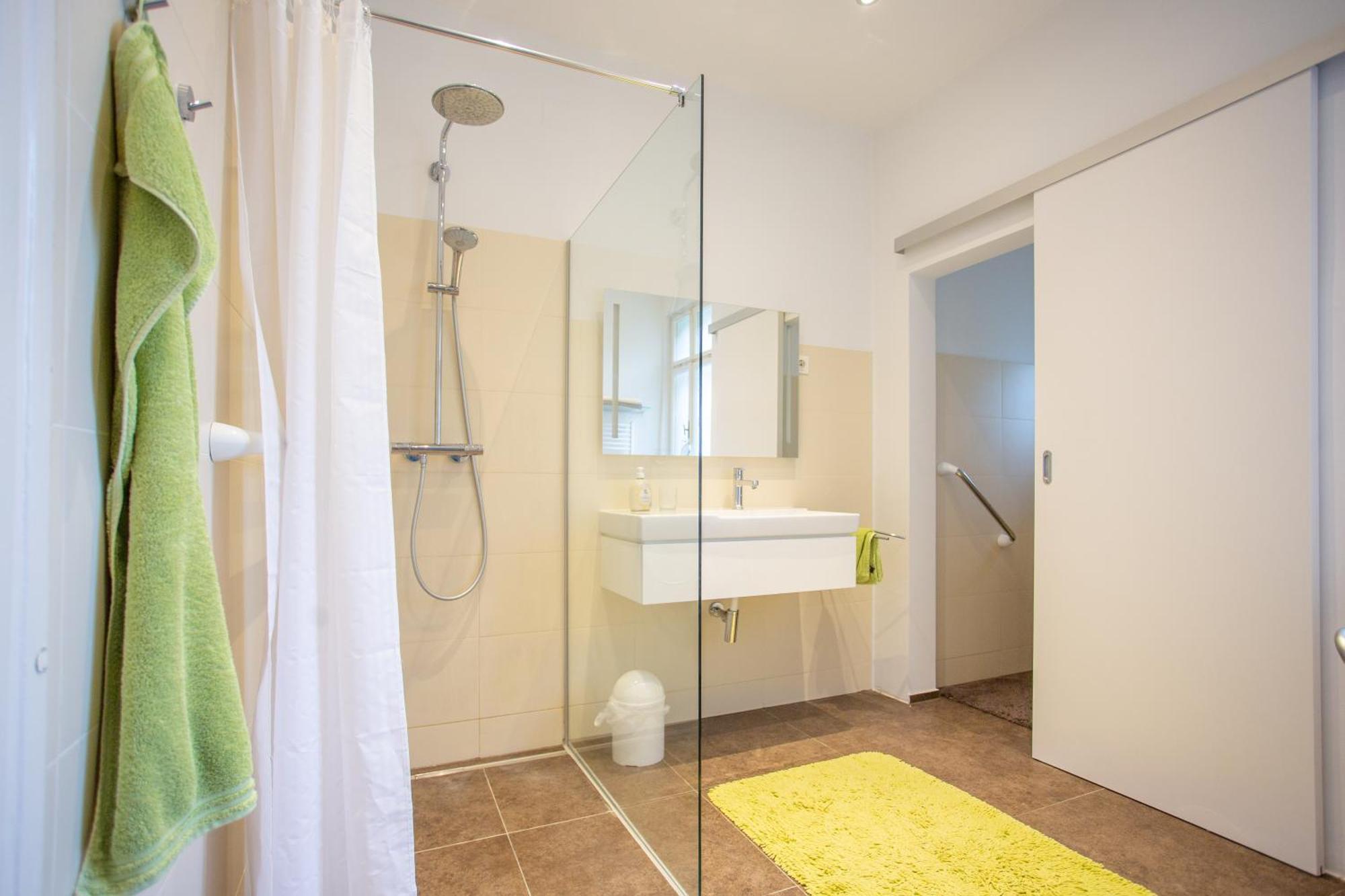 Huebsches Privatzimmer Mit Bad Perchtoldsdorf Bagian luar foto